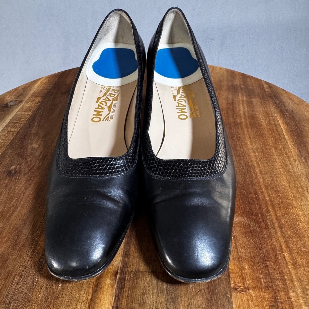 Vintage Salvatore Ferragamo Navy Leather Snakeskin Trim Block Heel Pumps 10Italy - Picture 4 of 8